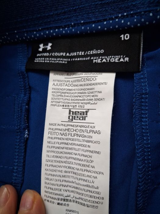 Vand Pantaloni scurti Under Armour  marime M Barbati