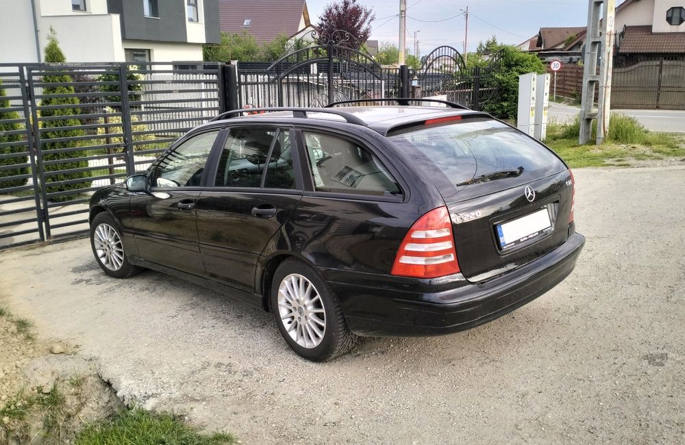 Mercedes C-class C220  / 2.2 CDI  / Cutie automata / Clima / Pilot /E4