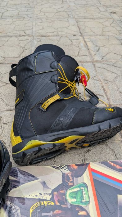 Snowboard оборудване, Libtech,Burton, Northwave, Drake, очила и каска.