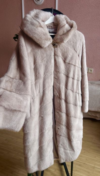 Шуба норковая ( цвет пудра)