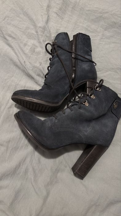 Botine de toamna cu toc de la GEOX