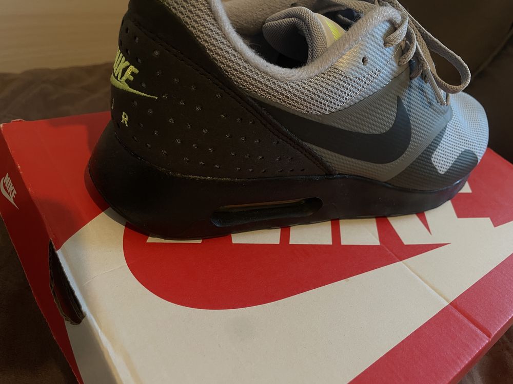 Nike Air Max Tavas