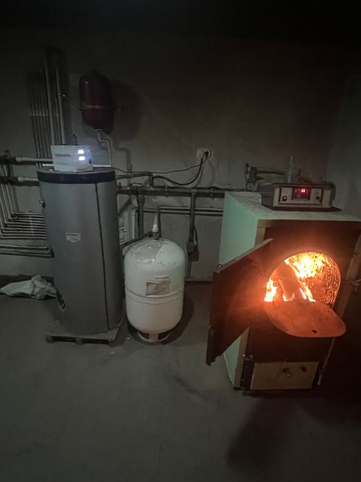 Vând centrală de lemne