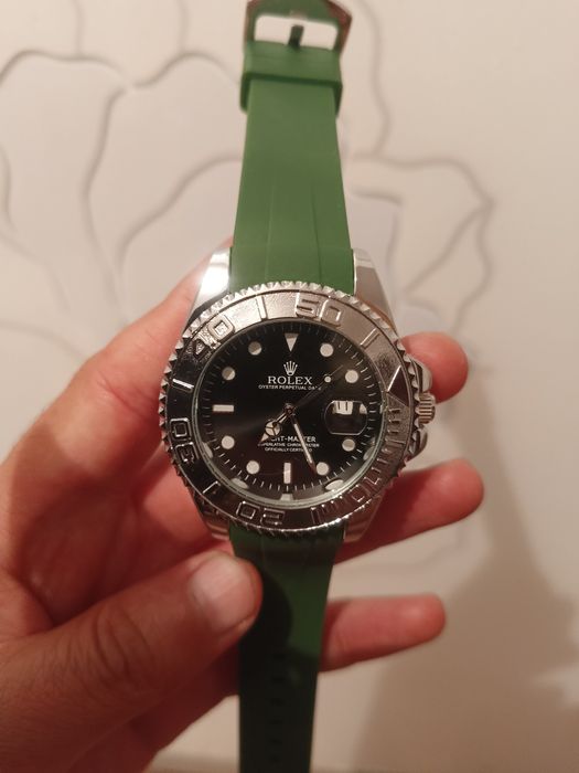 Продам мужские часы