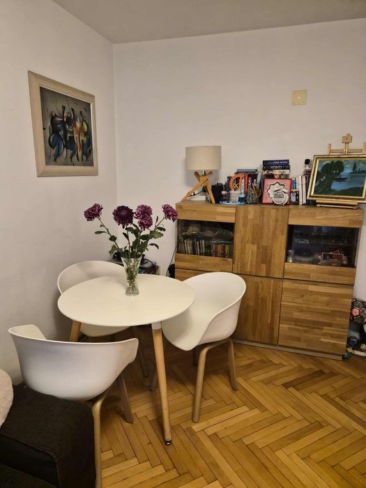 Apartament 3 camere, Dristor