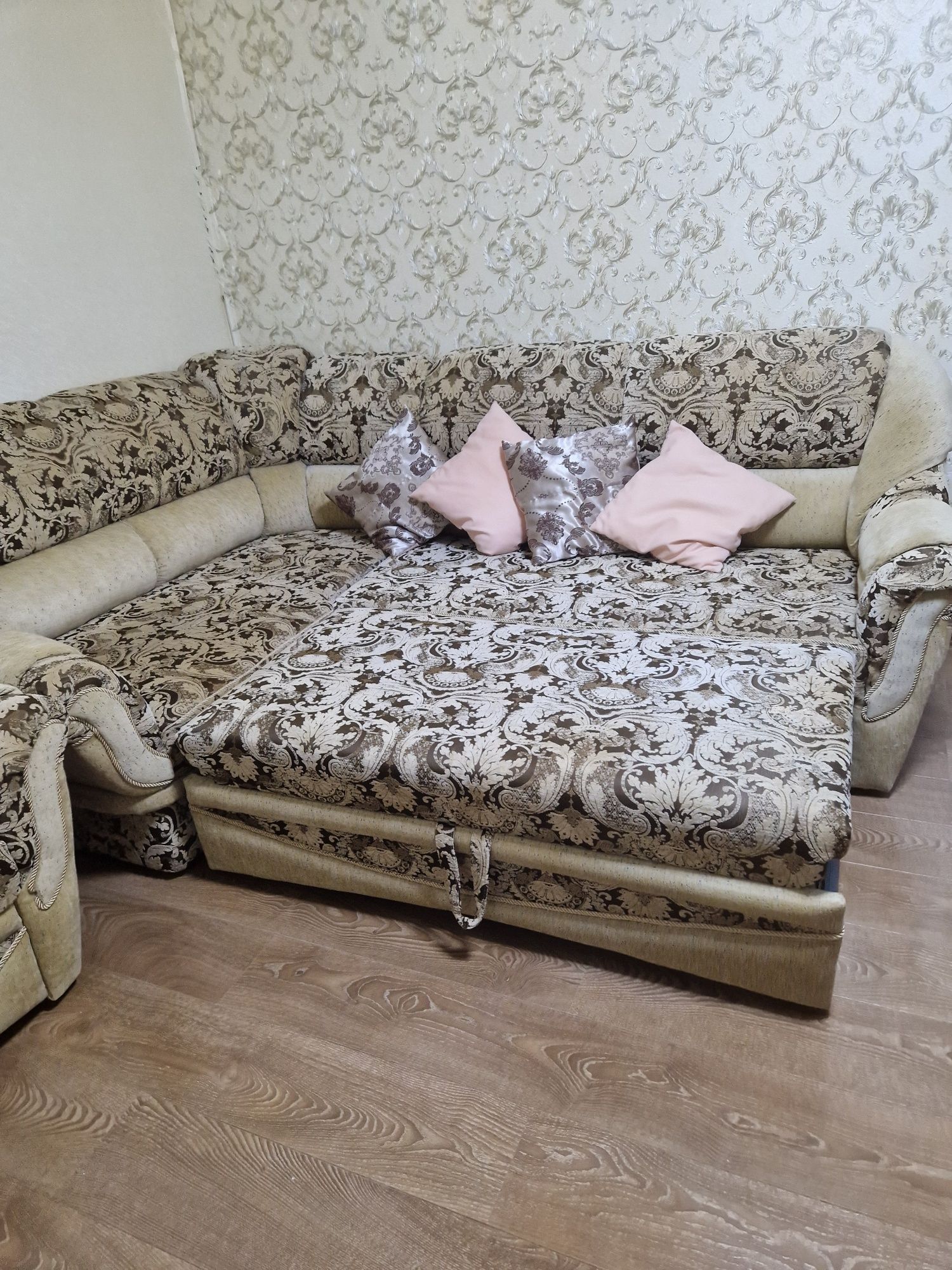 Продам диван и кресло