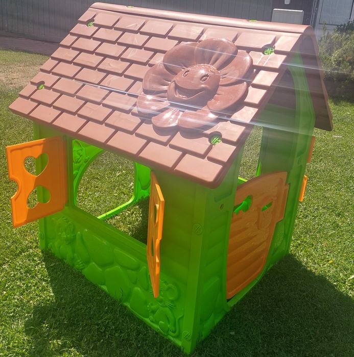 Căsuța jucarie pentru copii ,produs nou înălțime 106cm