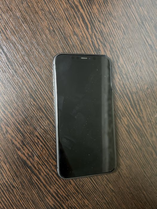 Телефон iPhone 11