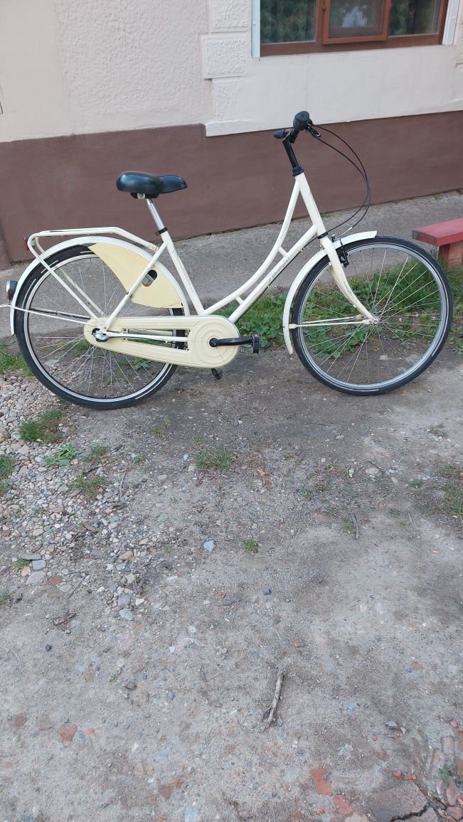 Bicicleta de dama cu rotii de 28.