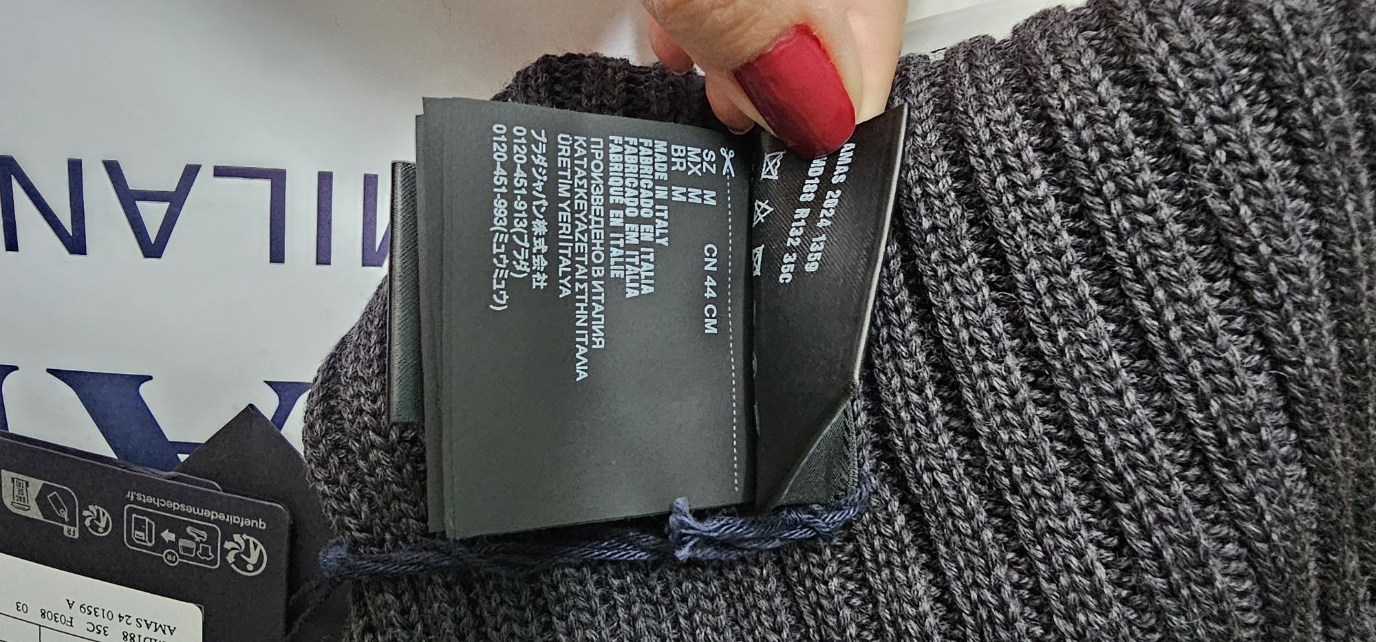 Шапка Prada оригинал