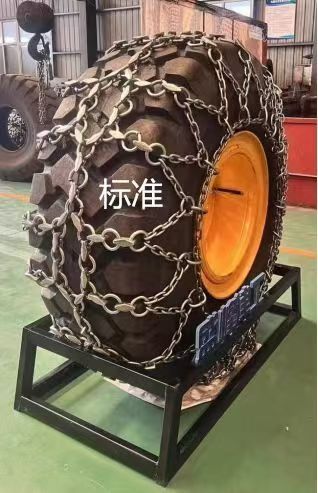 Усиленные цепи противоскольжения на фронтальный погрузчик и грейдер