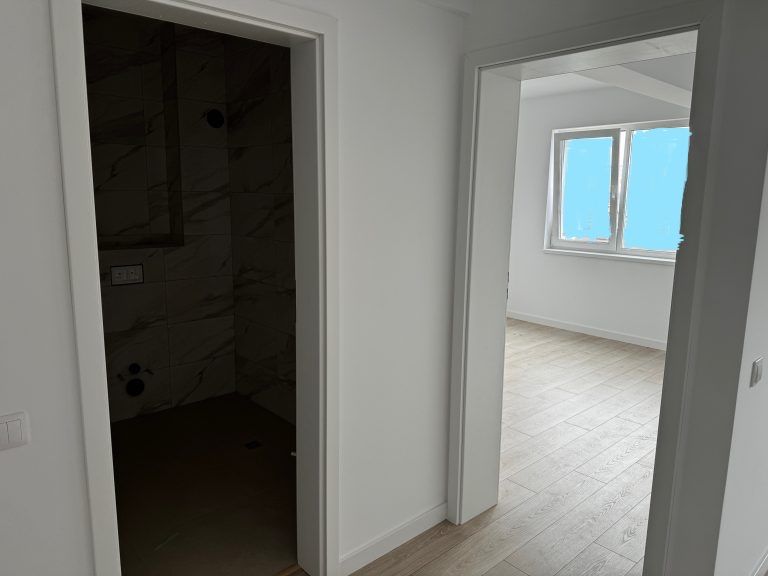 Vânzare apartament cu 2 camere nou finisat în Florești Teilor parcare