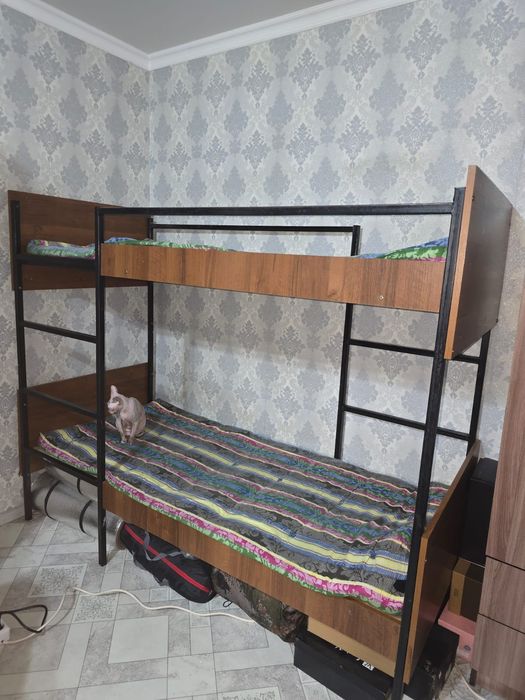 Продам двухярустную металискую кровать