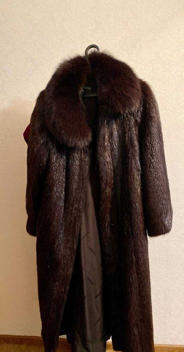 Продам шубу нутрия в отличном состояние