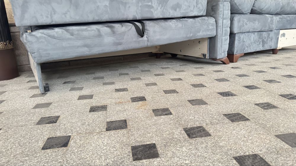 Угловой диван продается( подушки в подарок)