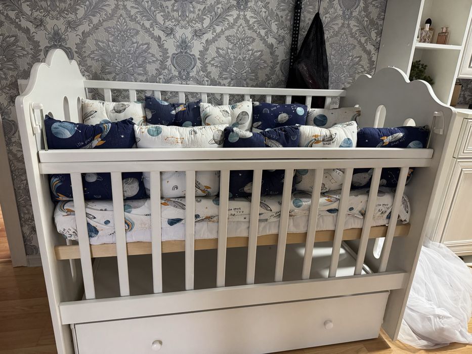 Продам детскую кроватку