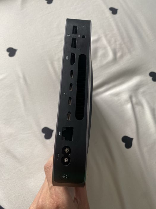 Apple mini mac i5 8gb DDR 4 , si monitor samsung