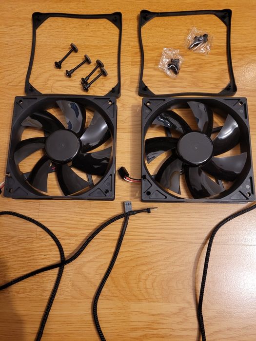 Set ventilatoare PC NoiseBlocker ITR-PL-1 la 900 RPM,120x120x25 mm
