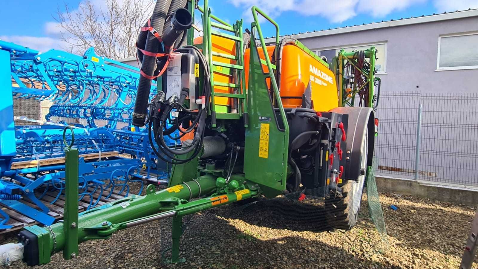 Instalatie de erbicidat tractata Amazone UG 3000 Super