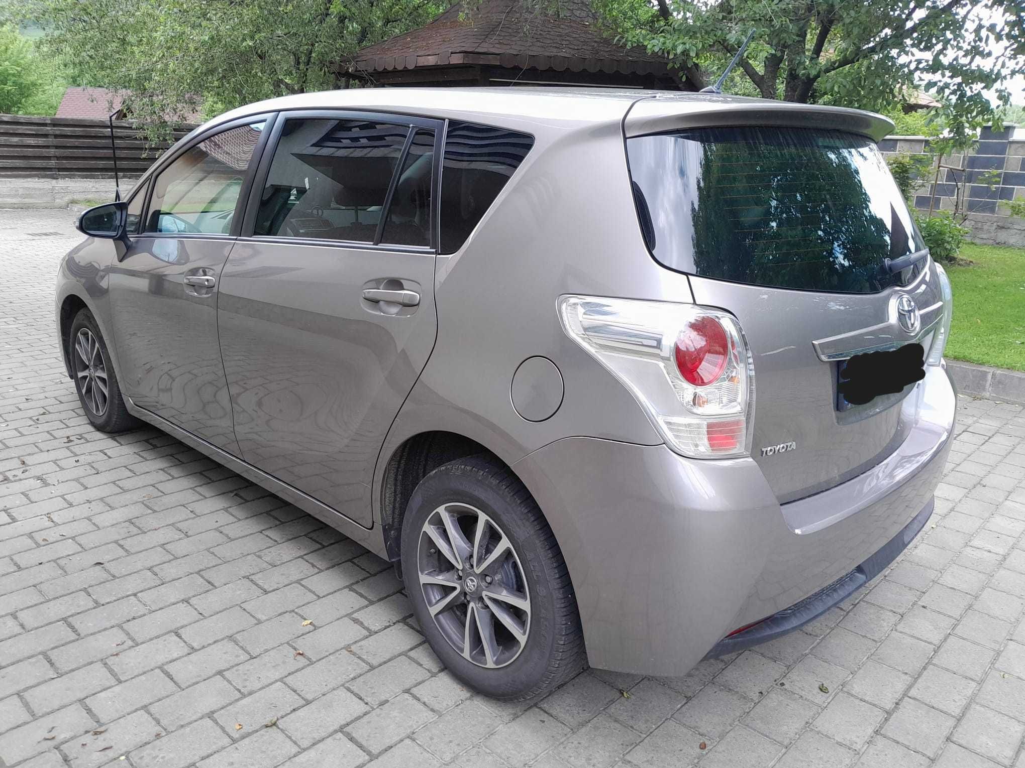 Vând Toyota Verso