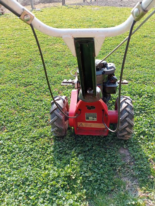 Vând motocoasă benzina