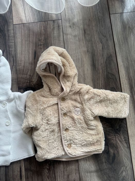 Сет от пухено якенце Жирафчето Софи и бяла жилетка с ушички.Р-р 0-3 м.