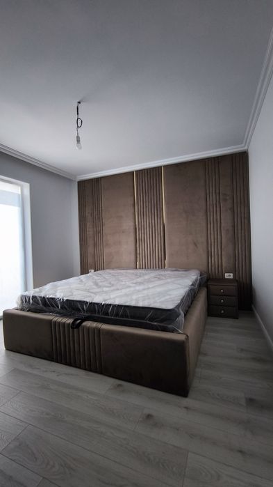 Pat tapitat 160x200 tablie mare