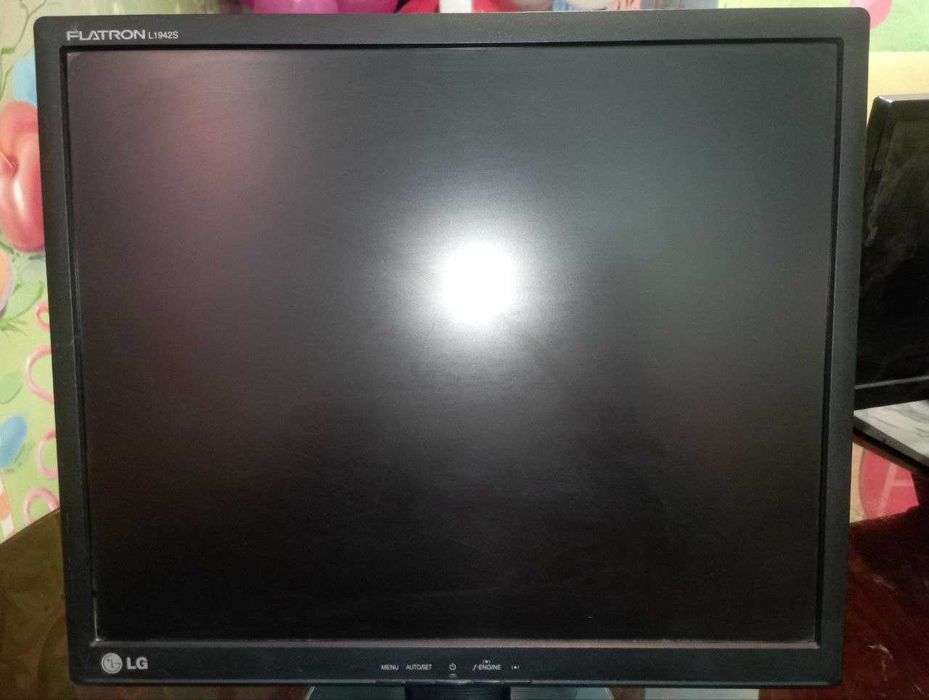 Продается Мониторы 21