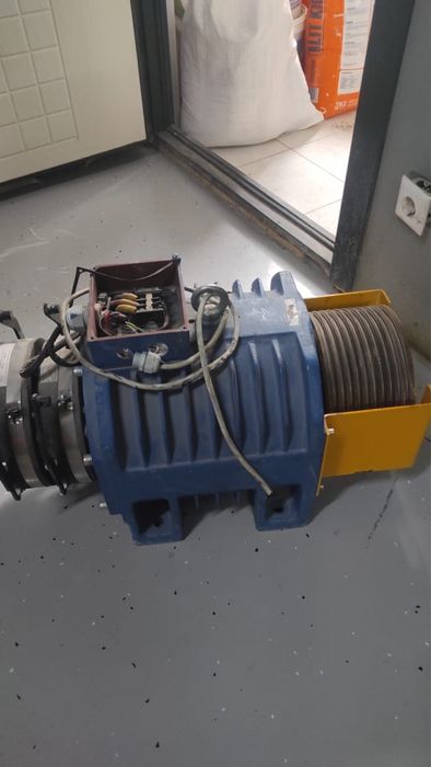 Лифтовой двигатель тонник