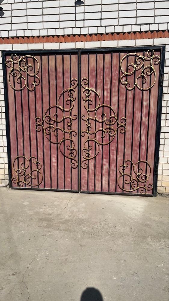 Продам горажные ворота б/у
