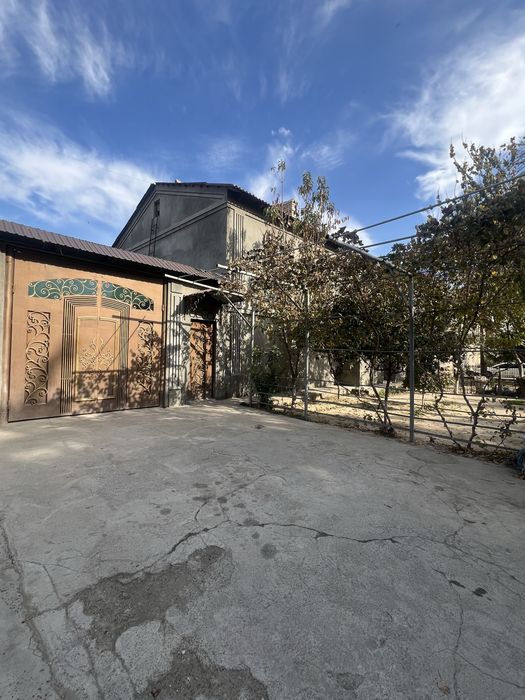 Nazarbekda uy sotiladi !