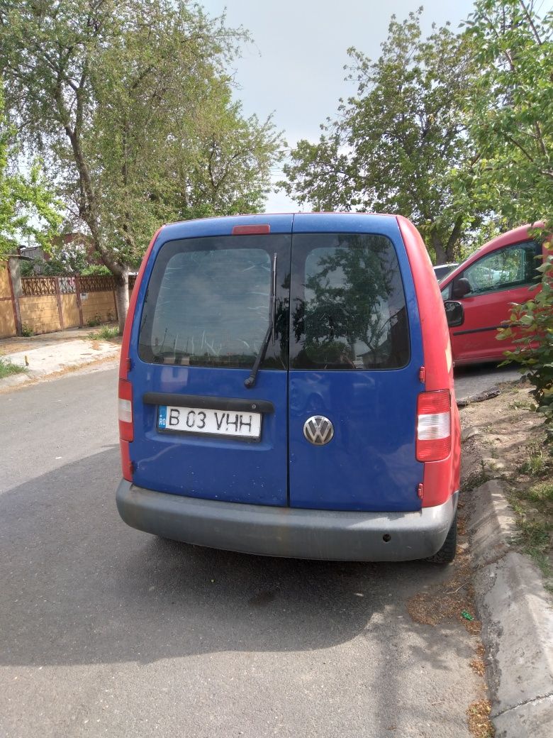 Vînd Volkswagen caddy  an fabricație 2009 motor 2.0 fără turbină aer c