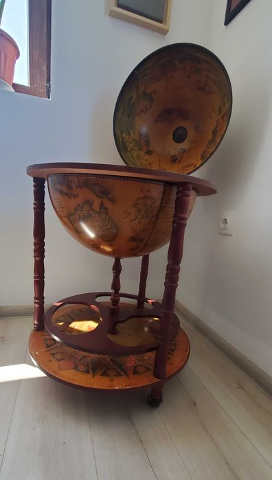 Елегантен глобус-бар