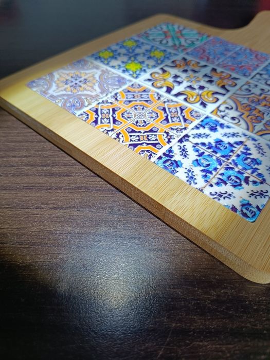 Fund de lemn practic și decorativ