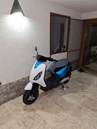 Scuter Piaggio Active 1 Full Electric