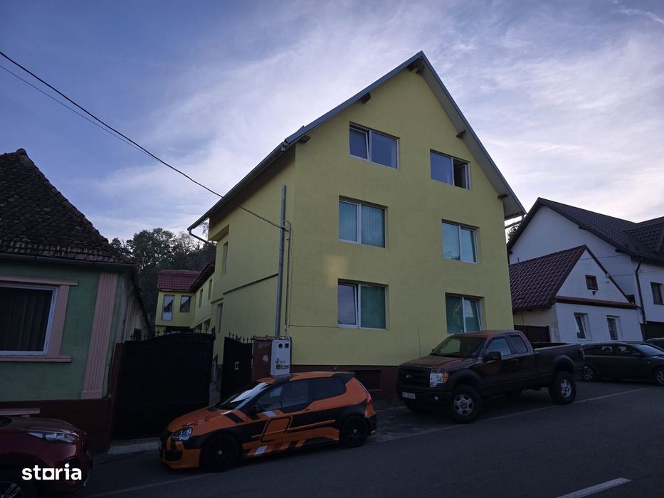 Casa,vila la Codlea 2 corpuri