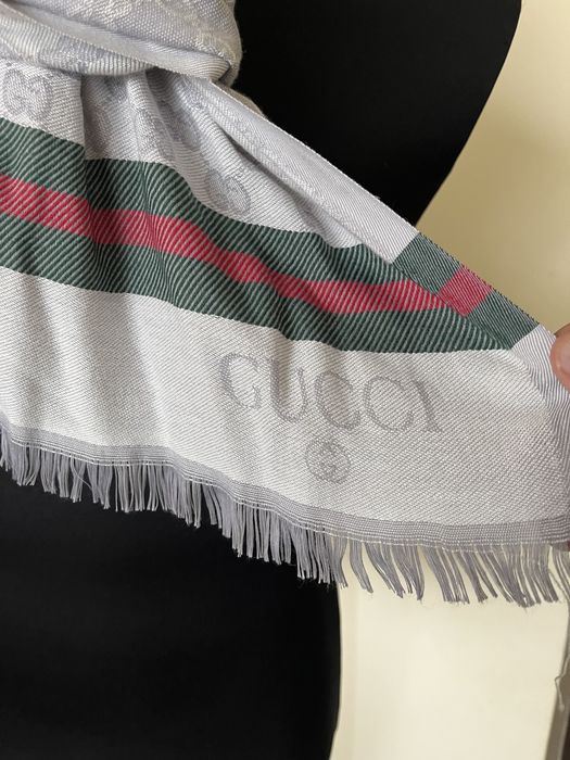 Esarfa Gucci , impecabila