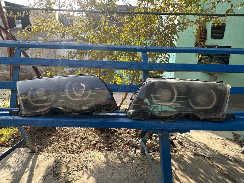 Продаются Фары на бмв и боковушки