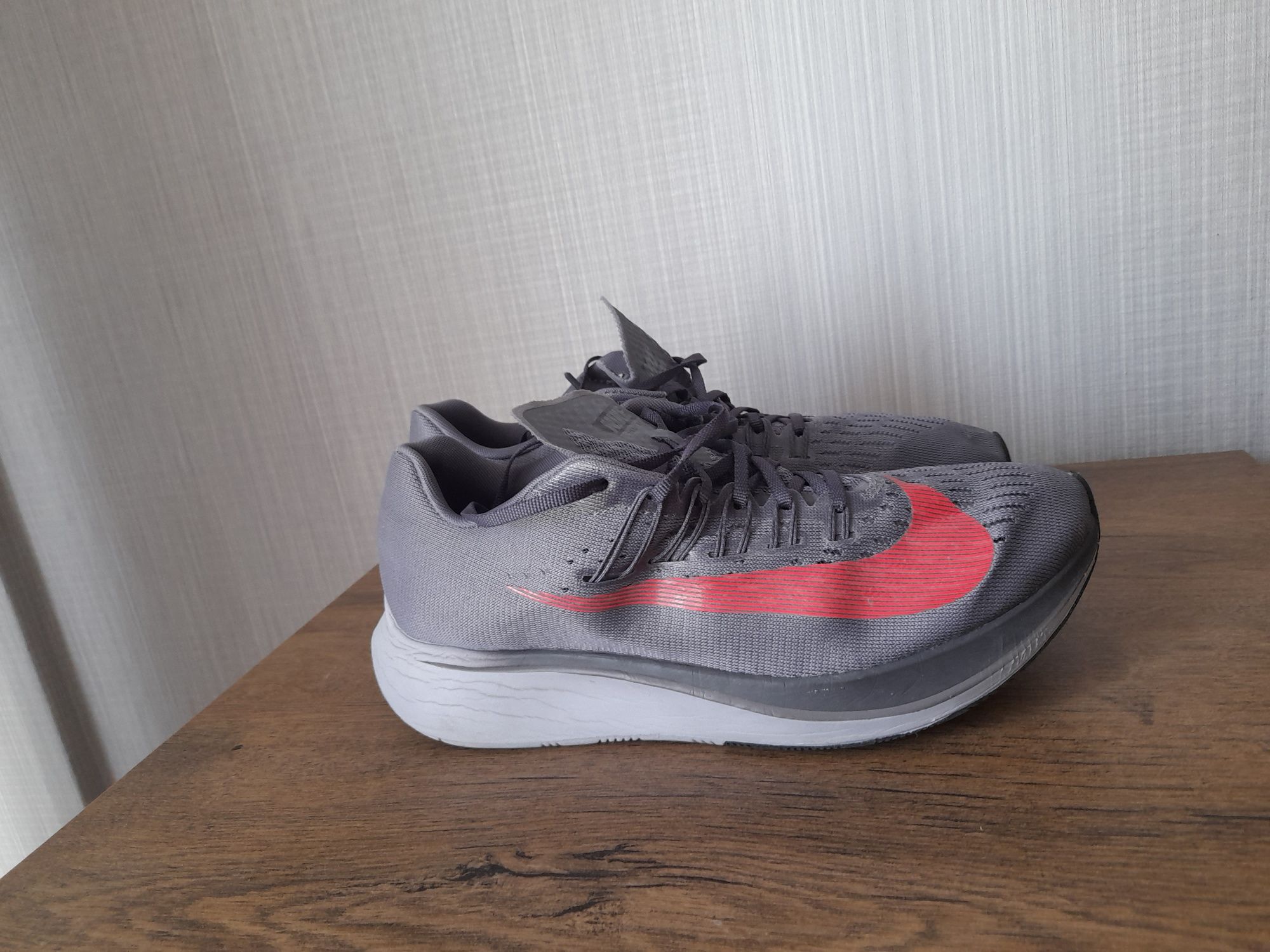 Nike Zoom fly Running маратонки 41 номер.