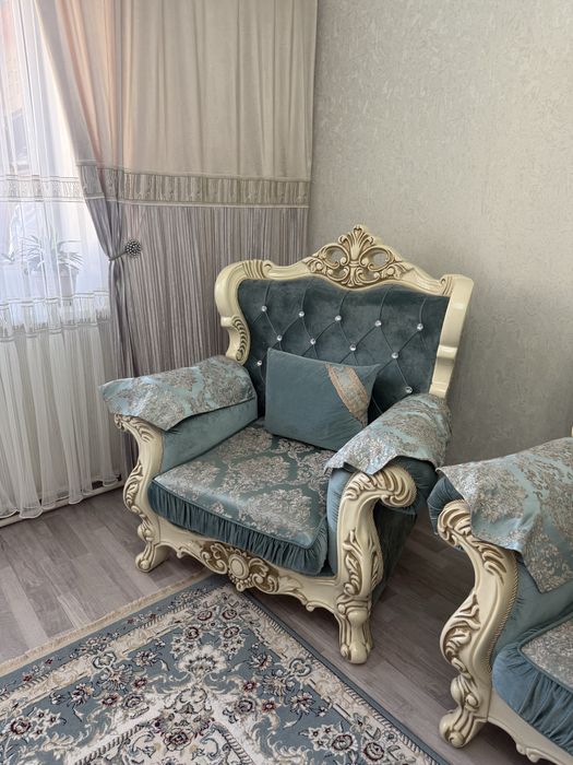 Продается диван в отличном состояние