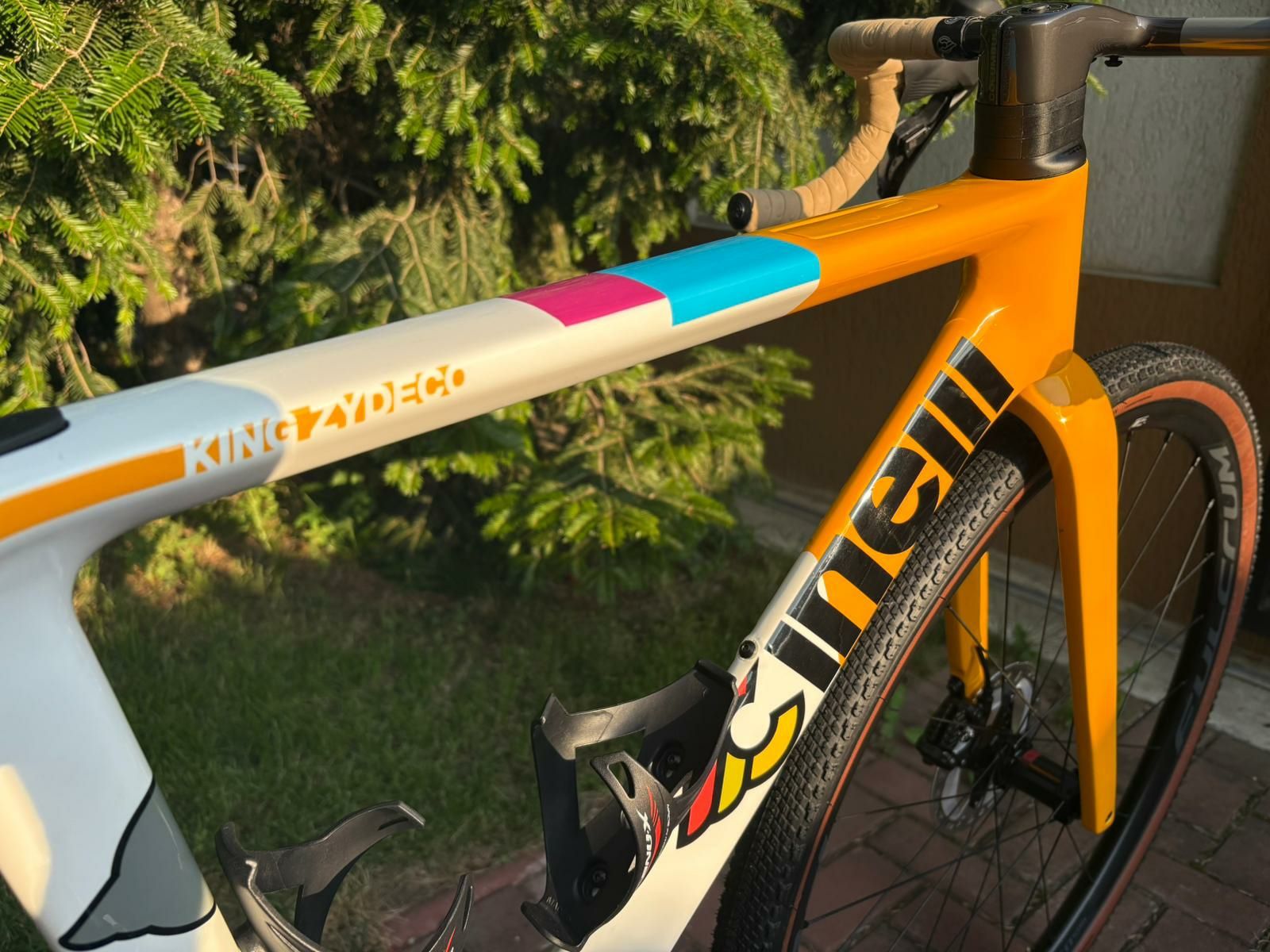 Gravel/cursiera carbon 8.9kg CINELLI 2025 /Shimano GRX DI2 RX825 2×12