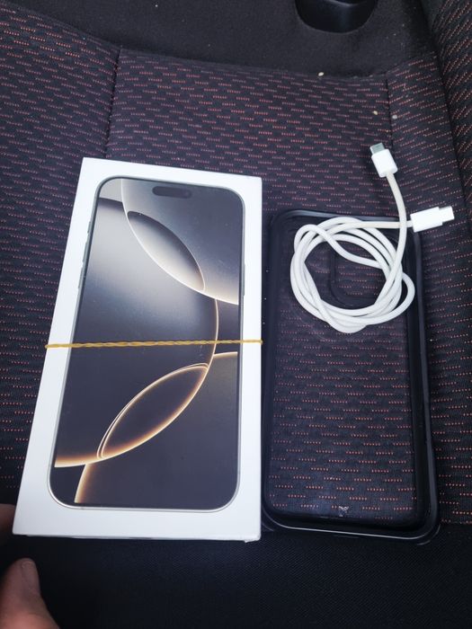 Iphone 16 Pro Max 1TB Natural Titanium.
Stare perfecta folosit cu husa