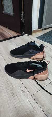 Nike Air Max motion 2 Nr 42