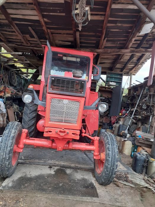 Tractor  universal u650