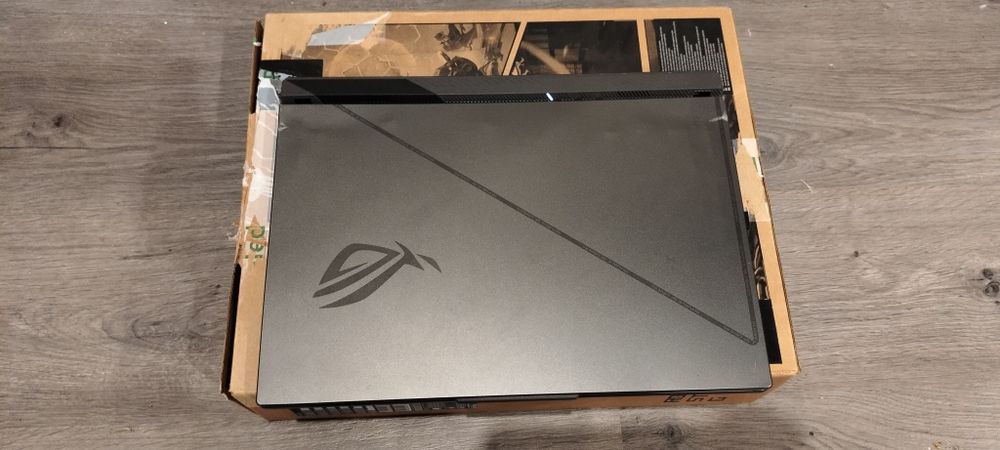 Laptop gaming Asus Rog Strix G614J