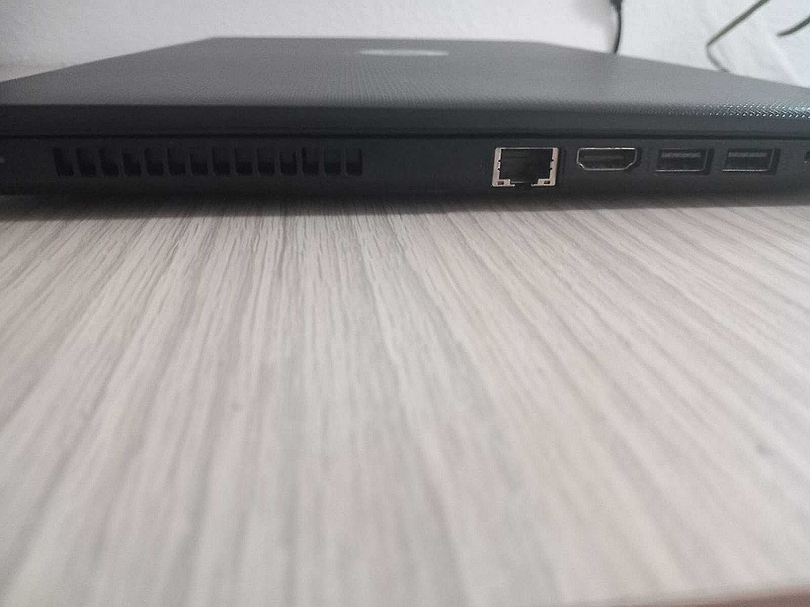 Laptop HP 15-ra060nq