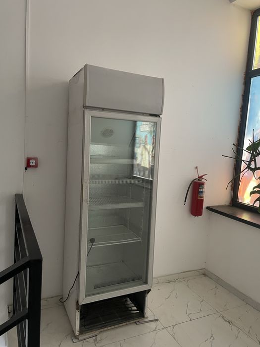 Холодильник стелянный