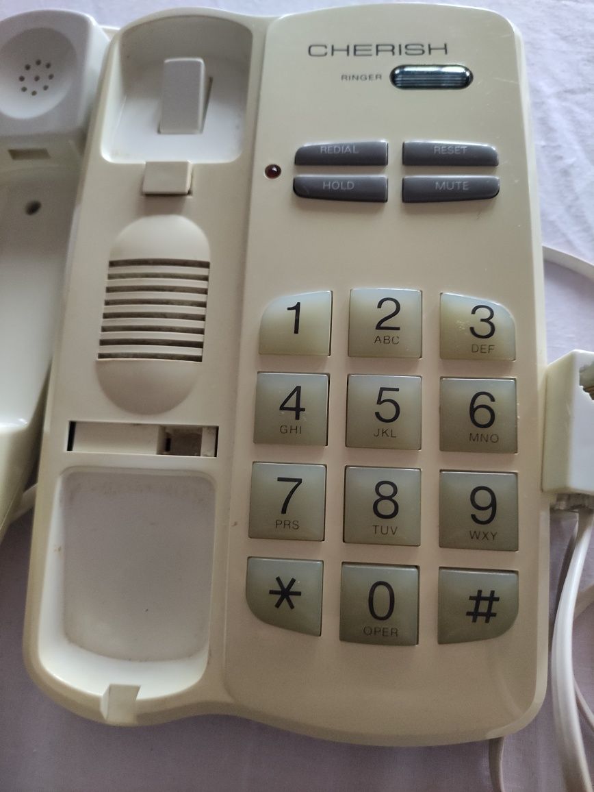 Стар домашен стационарен телефон