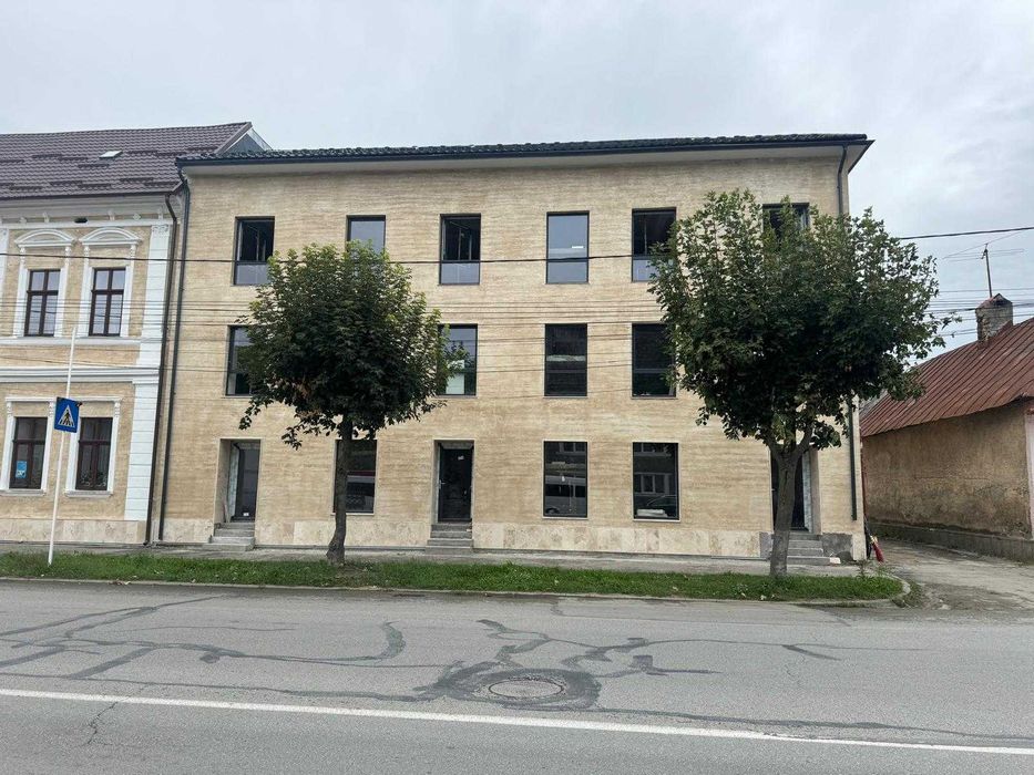 EDA CONSULT – Spatiii comerciale noi in Nasaud.
