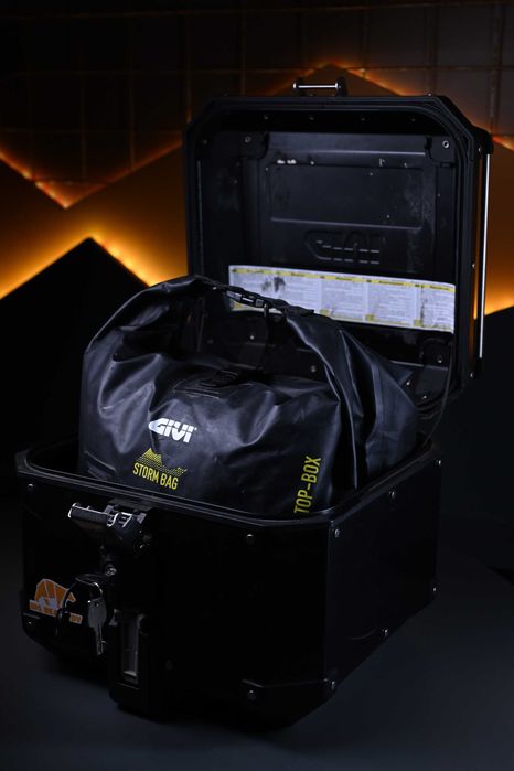 Givi Trekker Outback 42L+Storm Bag, Placa Givi SRA5108, Suport BMW GSA